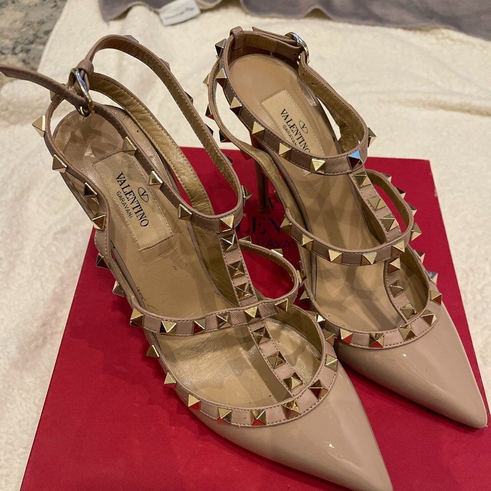 Valentino Garavani rockstud pump